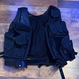 Tactical Black Vest with Multiple Pockets